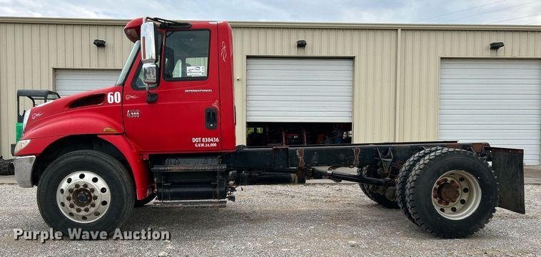image for item DI7880 2007 International 4300  truck cab and chassis