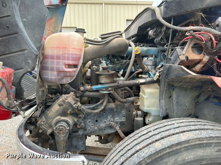 image for item DI7880 2007 International 4300  truck cab and chassis