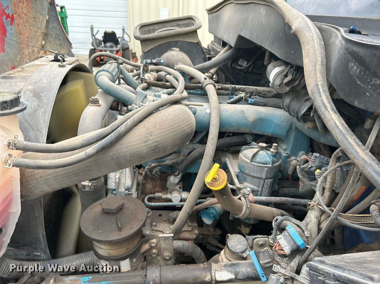 image for item DI7880 2007 International 4300  truck cab and chassis