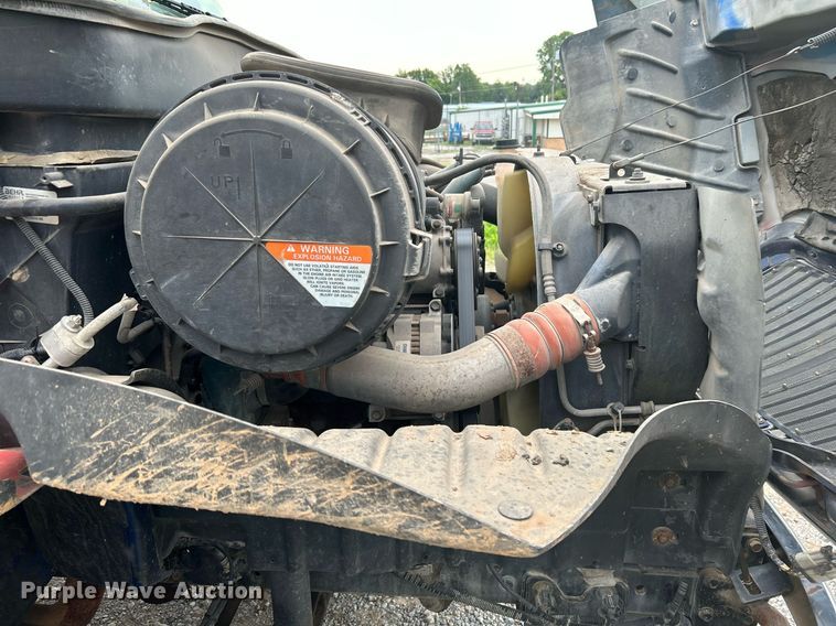 image for item DI7880 2007 International 4300  truck cab and chassis