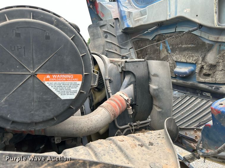 image for item DI7880 2007 International 4300  truck cab and chassis