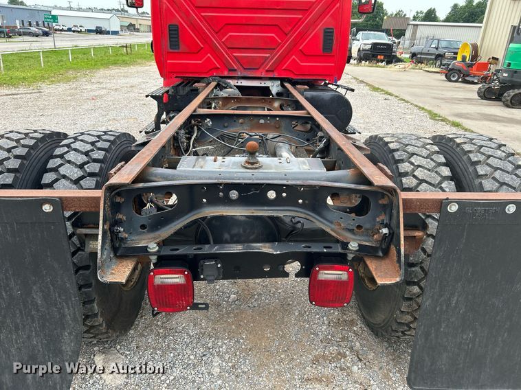 image for item DI7880 2007 International 4300  truck cab and chassis