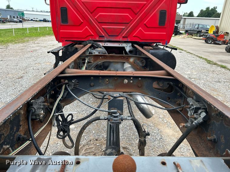 image for item DI7880 2007 International 4300  truck cab and chassis