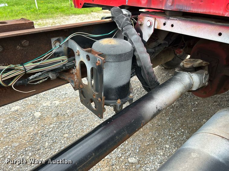 image for item DI7880 2007 International 4300  truck cab and chassis