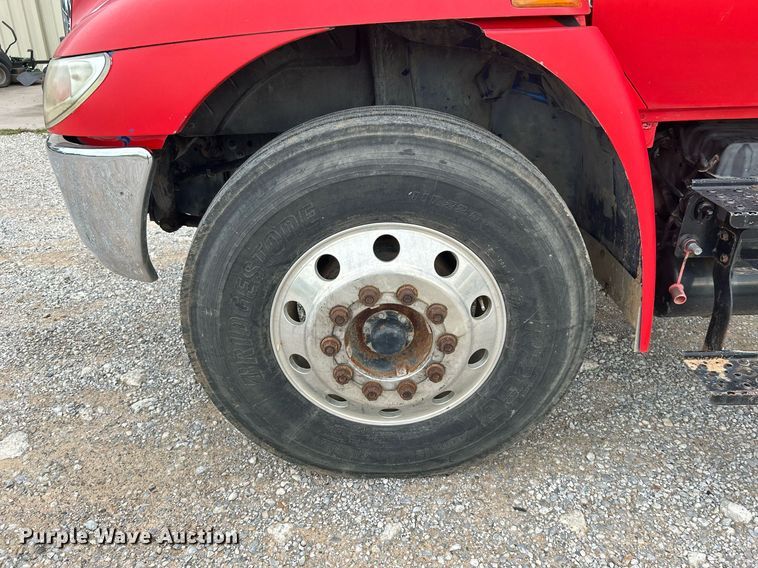 image for item DI7880 2007 International 4300  truck cab and chassis