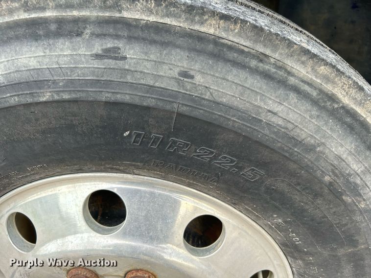 image for item DI7880 2007 International 4300  truck cab and chassis