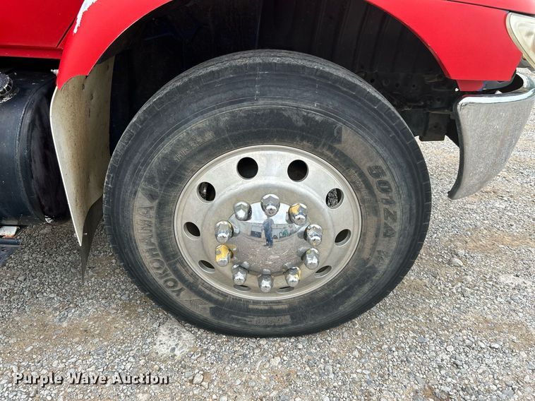 image for item DI7880 2007 International 4300  truck cab and chassis