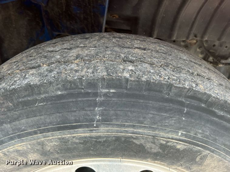 image for item DI7880 2007 International 4300  truck cab and chassis