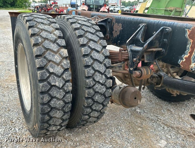 image for item DI7880 2007 International 4300  truck cab and chassis