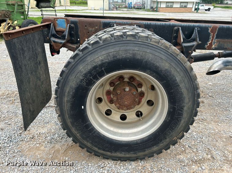 image for item DI7880 2007 International 4300  truck cab and chassis