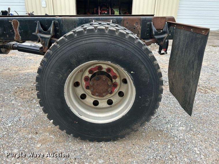 image for item DI7880 2007 International 4300  truck cab and chassis