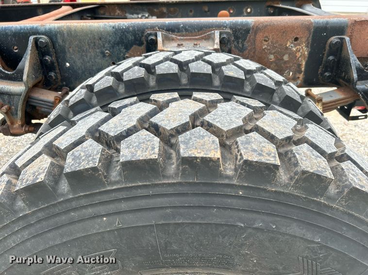 image for item DI7880 2007 International 4300  truck cab and chassis