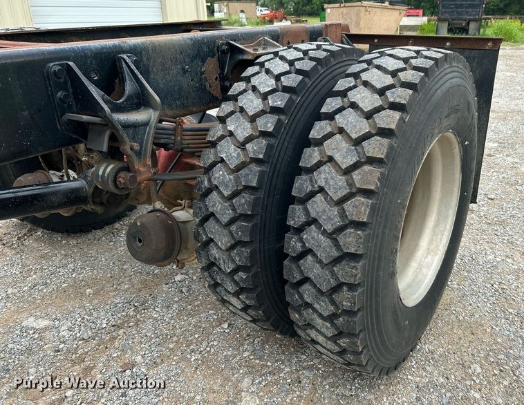 image for item DI7880 2007 International 4300  truck cab and chassis