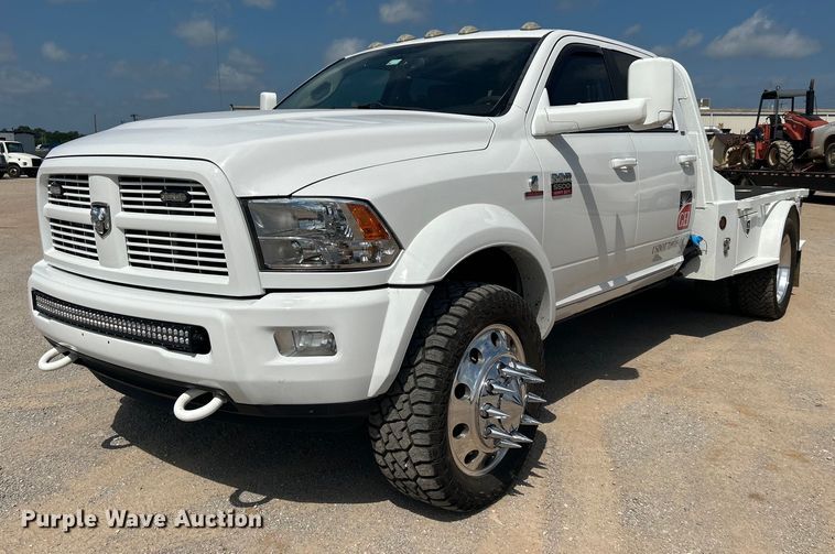 image for item DI7905 2012 Dodge Ram 5500HD  Crew Cab flatbed pickup truck