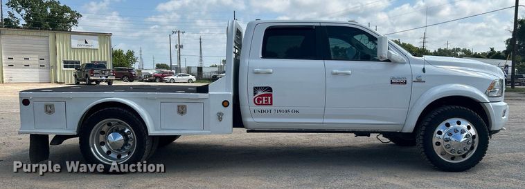 image for item DI7905 2012 Dodge Ram 5500HD  Crew Cab flatbed pickup truck