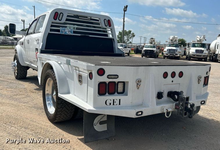 image for item DI7905 2012 Dodge Ram 5500HD  Crew Cab flatbed pickup truck