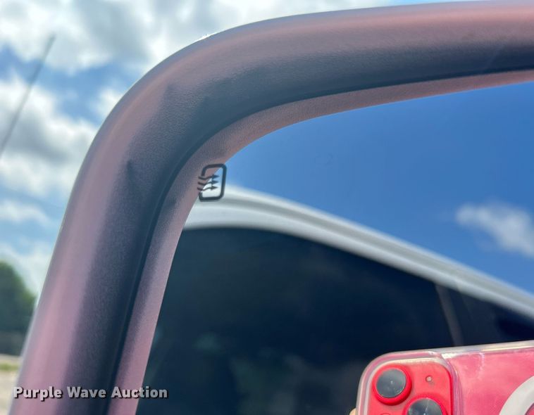 image for item DI7905 2012 Dodge Ram 5500HD  Crew Cab flatbed pickup truck