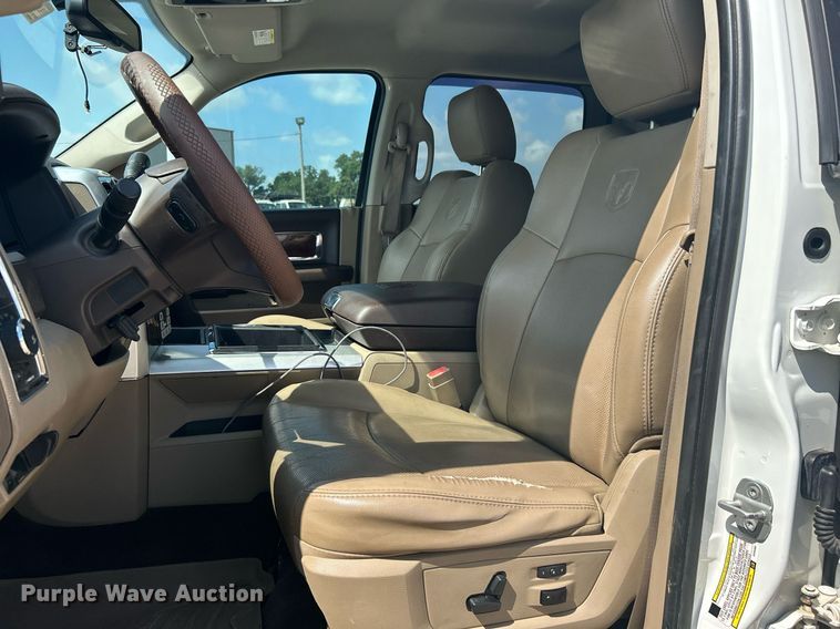 image for item DI7905 2012 Dodge Ram 5500HD  Crew Cab flatbed pickup truck