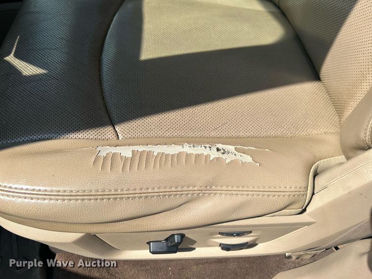 image for item DI7905 2012 Dodge Ram 5500HD  Crew Cab flatbed pickup truck