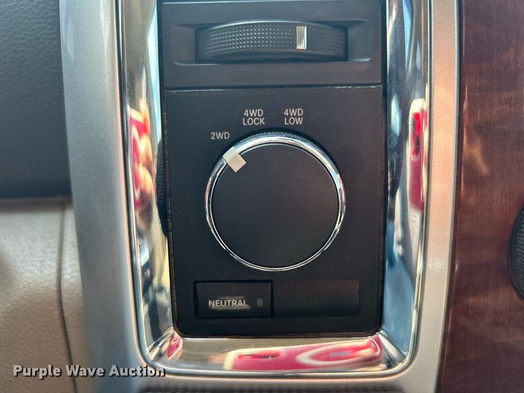 image for item DI7905 2012 Dodge Ram 5500HD  Crew Cab flatbed pickup truck