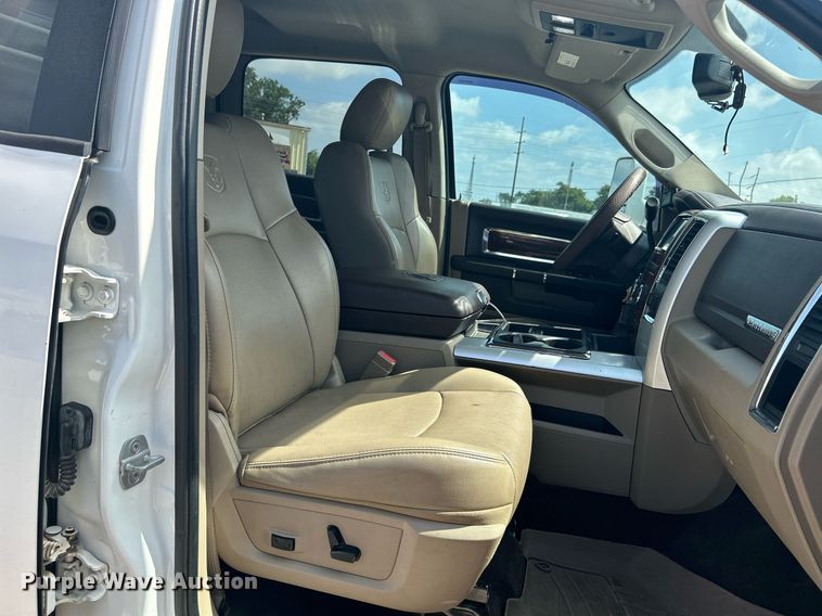 image for item DI7905 2012 Dodge Ram 5500HD  Crew Cab flatbed pickup truck