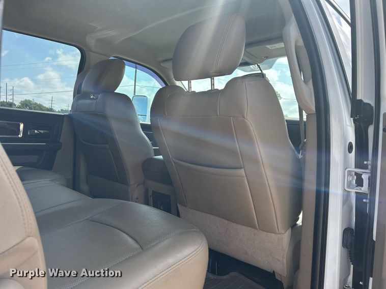 image for item DI7905 2012 Dodge Ram 5500HD  Crew Cab flatbed pickup truck