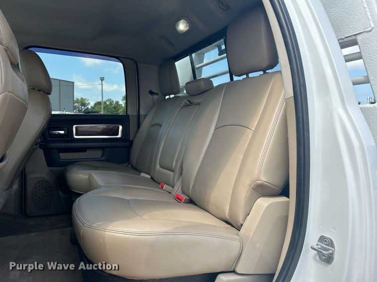 image for item DI7905 2012 Dodge Ram 5500HD  Crew Cab flatbed pickup truck