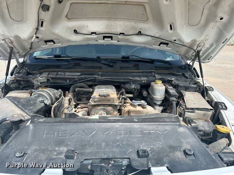 image for item DI7905 2012 Dodge Ram 5500HD  Crew Cab flatbed pickup truck