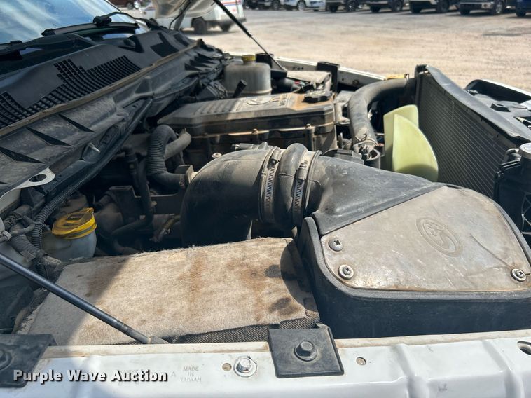 image for item DI7905 2012 Dodge Ram 5500HD  Crew Cab flatbed pickup truck