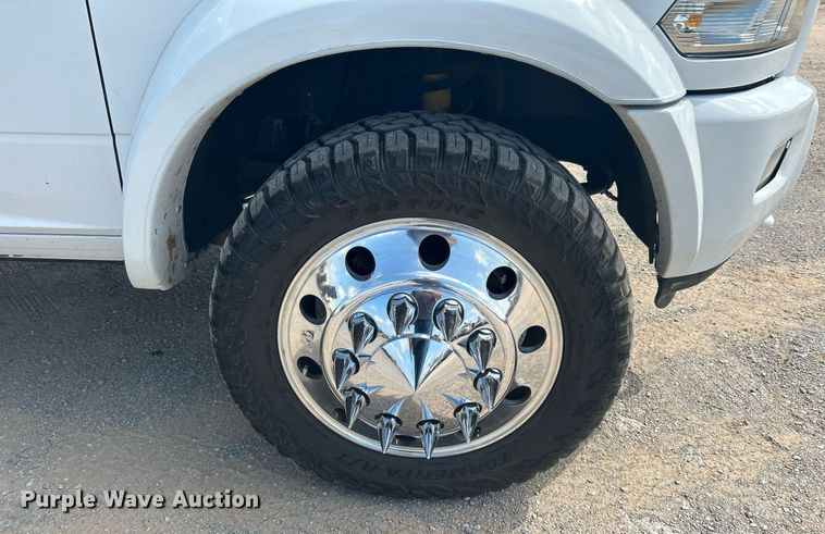 image for item DI7905 2012 Dodge Ram 5500HD  Crew Cab flatbed pickup truck