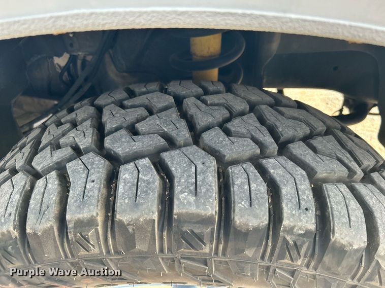 image for item DI7905 2012 Dodge Ram 5500HD  Crew Cab flatbed pickup truck