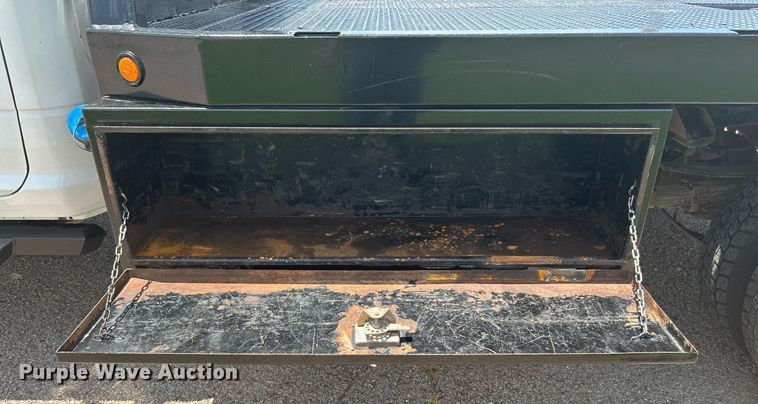 image for item DI7907 2017 Dodge Ram 4500HD  Crew Cab flatbed truck