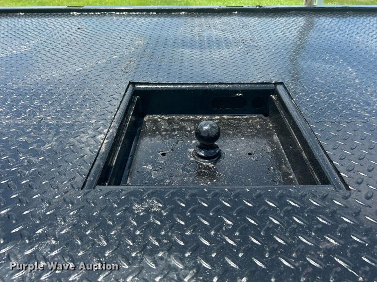 image for item DI7907 2017 Dodge Ram 4500HD  Crew Cab flatbed truck