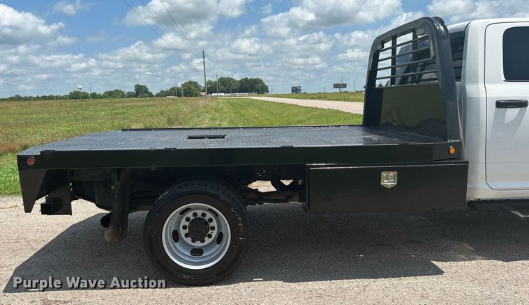 image for item DI7907 2017 Dodge Ram 4500HD  Crew Cab flatbed truck