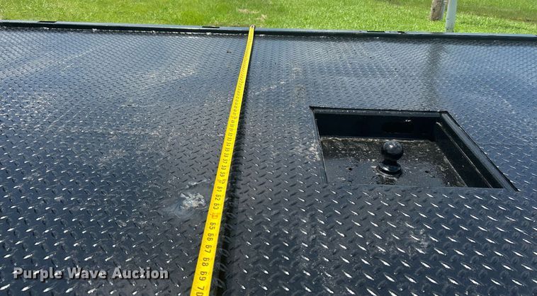 image for item DI7907 2017 Dodge Ram 4500HD  Crew Cab flatbed truck