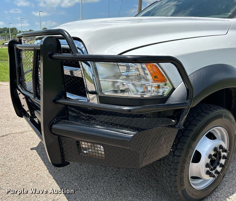 image for item DI7907 2017 Dodge Ram 4500HD  Crew Cab flatbed truck