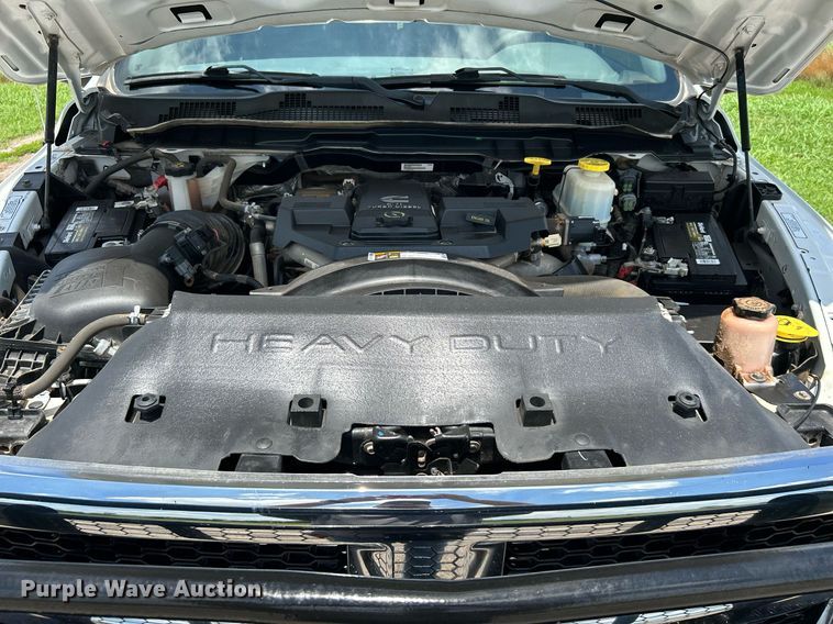 image for item DI7907 2017 Dodge Ram 4500HD  Crew Cab flatbed truck