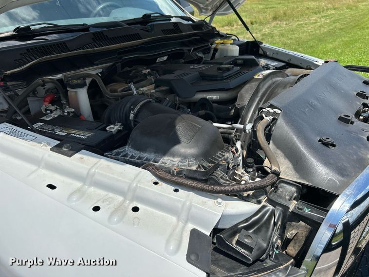 image for item DI7907 2017 Dodge Ram 4500HD  Crew Cab flatbed truck