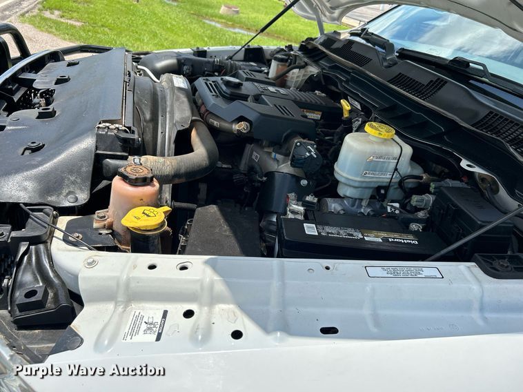 image for item DI7907 2017 Dodge Ram 4500HD  Crew Cab flatbed truck