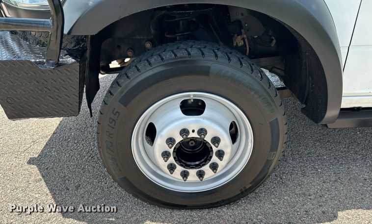 image for item DI7907 2017 Dodge Ram 4500HD  Crew Cab flatbed truck