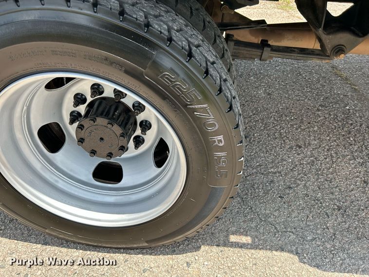 image for item DI7907 2017 Dodge Ram 4500HD  Crew Cab flatbed truck