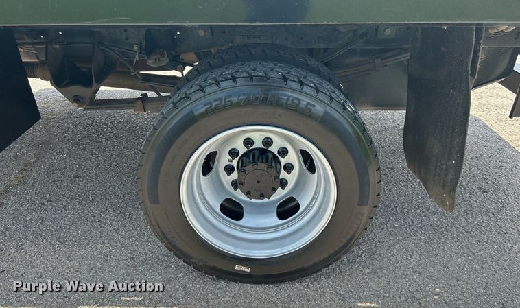 image for item DI7907 2017 Dodge Ram 4500HD  Crew Cab flatbed truck