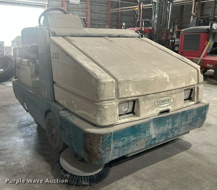 image for item DI7920 Tennant 355  sweeper