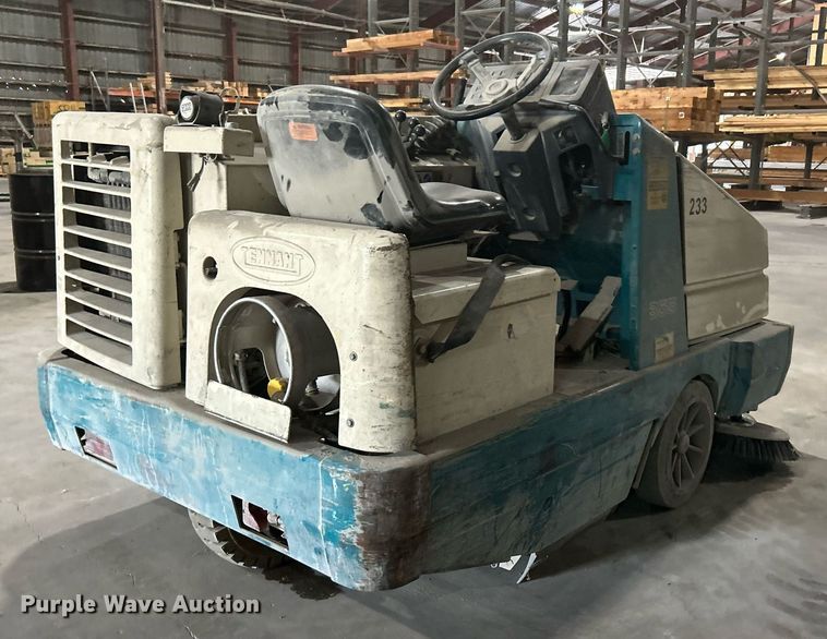 image for item DI7920 Tennant 355  sweeper
