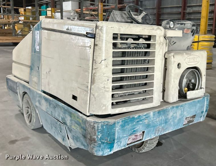 image for item DI7920 Tennant 355  sweeper