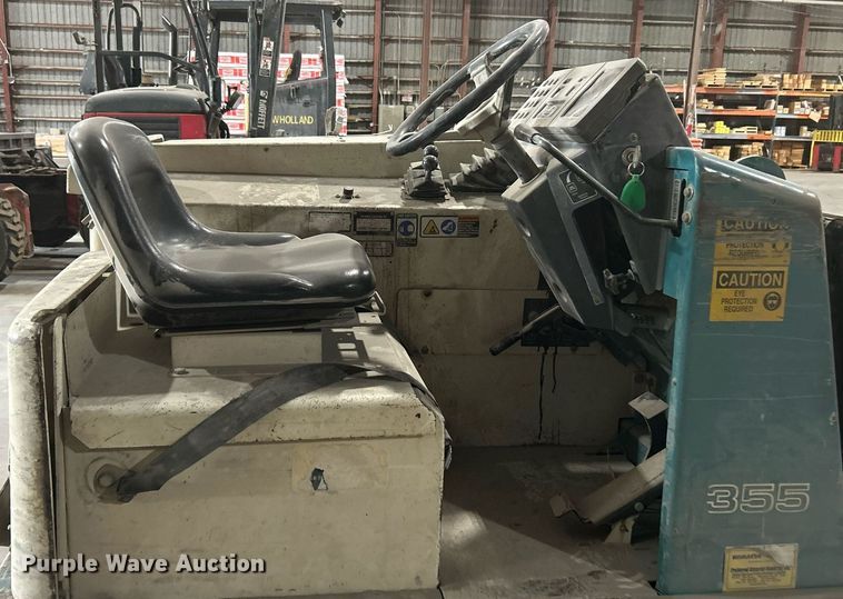 image for item DI7920 Tennant 355  sweeper