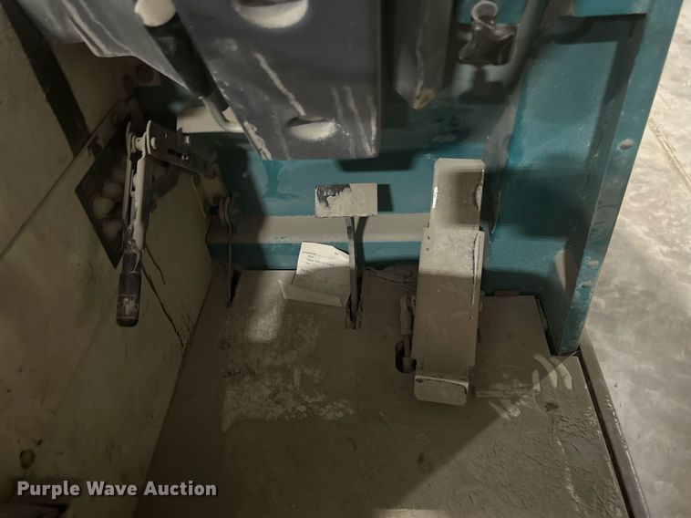 image for item DI7920 Tennant 355  sweeper