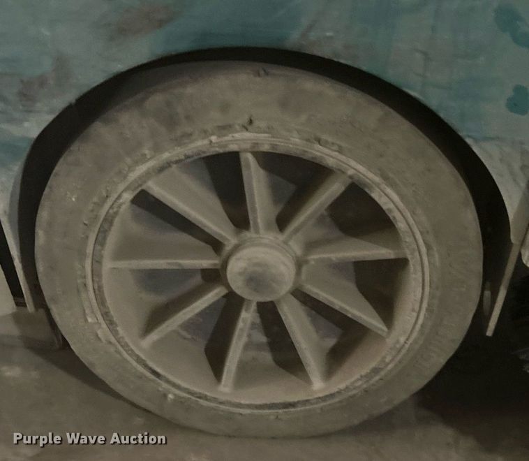 image for item DI7920 Tennant 355  sweeper