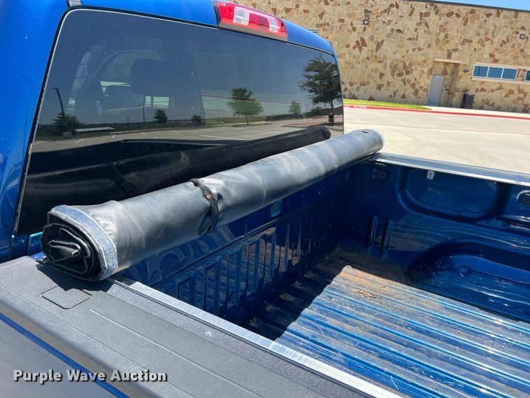 image for item DI8740 2015  Chevrolet Silverado 1500  Crew Cab pickup truck