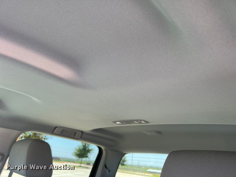 image for item DI8740 2015  Chevrolet Silverado 1500  Crew Cab pickup truck